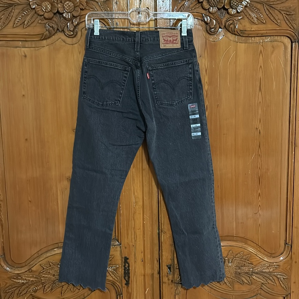 NEW Women’s 501 Levi Crop with Scalloped Hem - Picture 5 of 10